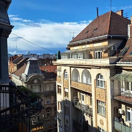 Akacfa Living * Budapest
