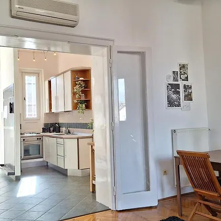 Apartment Akacfa Living *